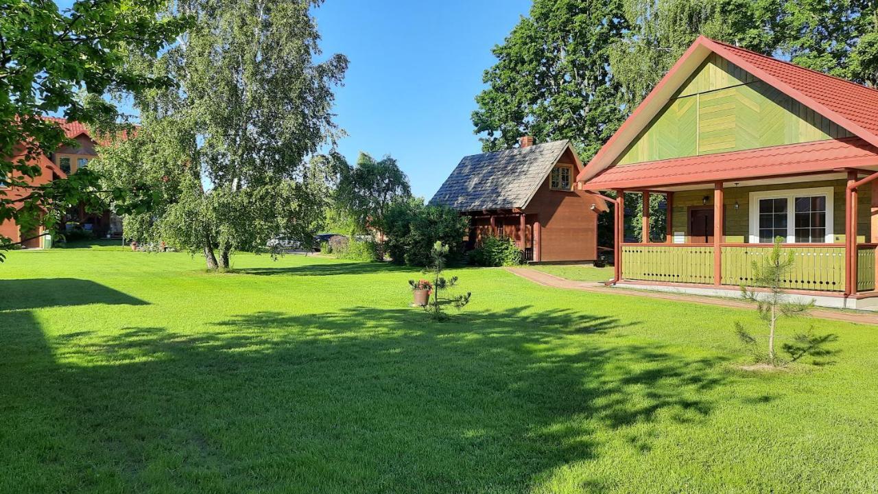 Wisniowy Sad - Domki Bialowieza Bagian luar foto